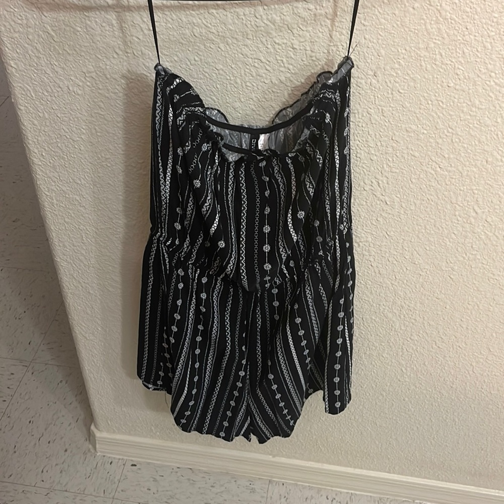 Cute strapless romper